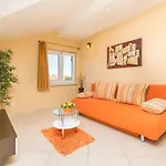 Apartment With Parking Space - 6923 Porec