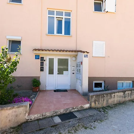 Appartement With Parking Space - 6923