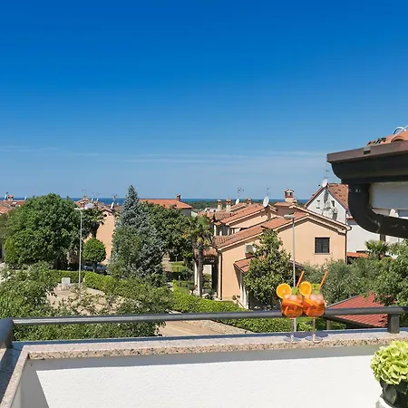 Appartement With Parking Space - 6923 *