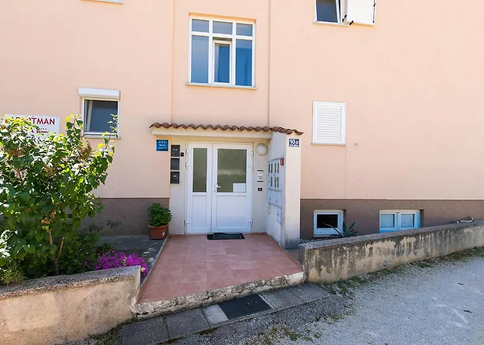 Apartman With Parking Space - 6923